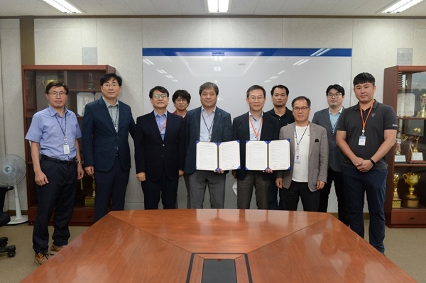 8월 31일 ETRI와 서울대 반도체공동연구소가 AI반도체 협력을 체결했다.